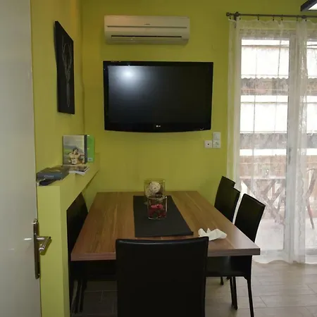 Alexandra Apartment